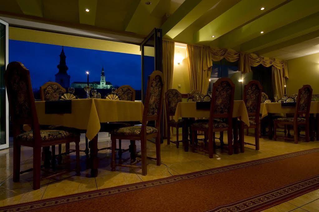 Hotel Alexander'S Nitra Exterior photo